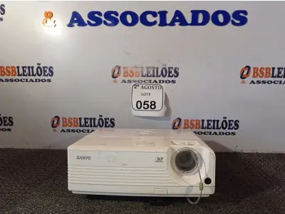 LOTE 058 - 01 PROJETOR MARCA SANYO DE 220V. (NO ESTADO) ATENÇÃO! FAZER A VISITAÇÃO ANTES DE ARREMATAR, NÃO SABEMOS SE FUNCIONA. LEILÃO NÃO TEM GARANTIA E NEM DEVOLUÇÃO, SUJEITO A POSSÍVEIS AVARIAS VISÍVEIS/OCULTAS E/OU AUSÊNCIA DE COMPONENTES.