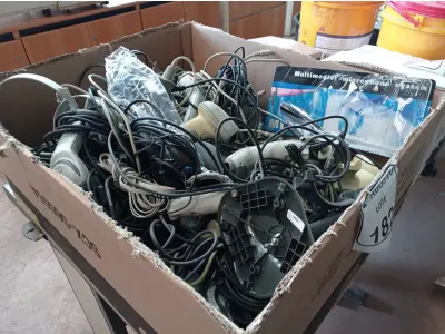 LOTE 182 - 01 LOTE COM VÁRIOS LEITORES DE CÓDIGOS DE BARRAS. (NO ESTADO) ATENÇÃO! FAZER A VISITAÇÃO ANTES DE ARREMATAR, NÃO SABEMOS SE FUNCIONA. LEILÃO NÃO TEM GARANTIA E NEM DEVOLUÇÃO, SUJEITO A POSSÍVEIS AVARIAS VISÍVEIS/OCULTAS E/OU AUSÊNCIA DE COMPONENTES.