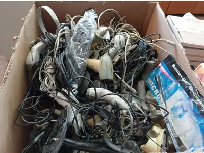 LOTE 182 - 01 LOTE COM VÁRIOS LEITORES DE CÓDIGOS DE BARRAS. (NO ESTADO) ATENÇÃO! FAZER A VISITAÇÃO ANTES DE ARREMATAR, NÃO SABEMOS SE FUNCIONA. LEILÃO NÃO TEM GARANTIA E NEM DEVOLUÇÃO, SUJEITO A POSSÍVEIS AVARIAS VISÍVEIS/OCULTAS E/OU AUSÊNCIA DE COMPONENTES.