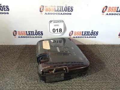 LOTE 018 - 01 PROJETOR MARCA EPSON DE 220W. (NO ESTADO) ATENÇÃO! FAZER A VISITAÇÃO ANTES DE ARREMATAR, NÃO SABEMOS SE FUNCIONA. LEILÃO NÃO TEM GARANTIA E NEM DEVOLUÇÃO, SUJEITO A POSSÍVEIS AVARIAS VISÍVEIS/OCULTAS E/OU AUSÊNCIA DE COMPONENTES.