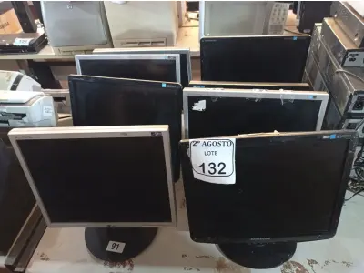 LOTE 132 - 08 MONITORES LCD MARCAS E MODELOS DIVERSOS PARA RETIRADA DE PEÇAS. (NO ESTADO) ATENÇÃO! FAZER A VISITAÇÃO ANTES DE ARREMATAR, NÃO SABEMOS SE FUNCIONA. LEILÃO NÃO TEM GARANTIA E NEM DEVOLUÇÃO, SUJEITO A POSSÍVEIS AVARIAS VISÍVEIS/OCULTAS E/OU AUSÊNCIA DE COMPONENTES.