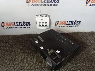 LOTE 065 - 01 PROJETOR MULTIMIDIA MARCA LG. (NO ESTADO) ATENÇÃO! FAZER A VISITAÇÃO ANTES DE ARREMATAR, NÃO SABEMOS SE FUNCIONA. LEILÃO NÃO TEM GARANTIA E NEM DEVOLUÇÃO, SUJEITO A POSSÍVEIS AVARIAS VISÍVEIS/OCULTAS E/OU AUSÊNCIA DE COMPONENTES.
