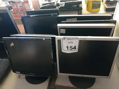 LOTE 154 - 08 MONITORES LCD MARCAS E MODELOS DIVERSOS PARA A RETIRADA DE PEÇAS. (NO ESTADO) ATENÇÃO! FAZER A VISITAÇÃO ANTES DE ARREMATAR, NÃO SABEMOS SE FUNCIONA. LEILÃO NÃO TEM GARANTIA E NEM DEVOLUÇÃO, SUJEITO A POSSÍVEIS AVARIAS VISÍVEIS/OCULTAS E/OU AUSÊNCIA DE COMPONENTES.