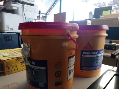 LOTE 156 - 02 BALDES DE IMPERSIKA LÍQUIDO ADITIVO PLASTIFICANTE PARA ARGAMASSA DE ASSENTAMENTO E REBOCO, 18 LITROS CADA. (NO ESTADO) ATENÇÃO! FAZER A VISITAÇÃO ANTES DE ARREMATAR, NÃO SABEMOS SE FUNCIONA. LEILÃO NÃO TEM GARANTIA E NEM DEVOLUÇÃO, SUJEITO A POSSÍVEIS AVARIAS VISÍVEIS/OCULTAS E/OU AUSÊNCIA DE COMPONENTES.