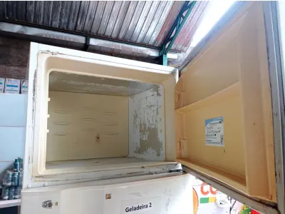 LOTE 223 - 01 GELADEIRA ELECTROLUX PARA A RETIRADA DE PEÇAS. (NO ESTADO) ATENÇÃO! FAZER A VISITAÇÃO ANTES DE ARREMATAR, NÃO SABEMOS SE FUNCIONA. LEILÃO NÃO TEM GARANTIA E NEM DEVOLUÇÃO, SUJEITO A POSSÍVEIS AVARIAS VISÍVEIS/OCULTAS E/OU AUSÊNCIA DE COMPONENTES.