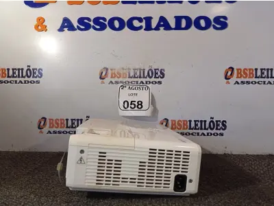 LOTE 058 - 01 PROJETOR MARCA SANYO DE 220V. (NO ESTADO) ATENÇÃO! FAZER A VISITAÇÃO ANTES DE ARREMATAR, NÃO SABEMOS SE FUNCIONA. LEILÃO NÃO TEM GARANTIA E NEM DEVOLUÇÃO, SUJEITO A POSSÍVEIS AVARIAS VISÍVEIS/OCULTAS E/OU AUSÊNCIA DE COMPONENTES.