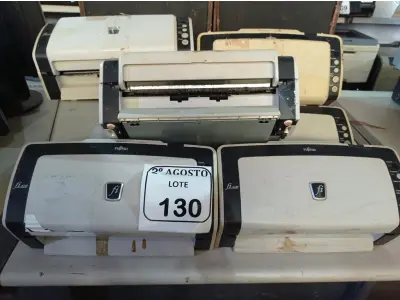LOTE 130 - 09 SCANNERS MARCA FUGITSU. (NO ESTADO) ATENÇÃO! FAZER A VISITAÇÃO ANTES DE ARREMATAR, NÃO SABEMOS SE FUNCIONA. LEILÃO NÃO TEM GARANTIA E NEM DEVOLUÇÃO, SUJEITO A POSSÍVEIS AVARIAS VISÍVEIS/OCULTAS E/OU AUSÊNCIA DE COMPONENTES.