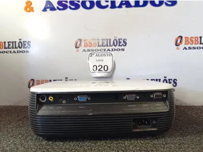 LOTE 020 - 01 PROJETOR MARCA SONY DE 220V. (NO ESTADO) ATENÇÃO! FAZER A VISITAÇÃO ANTES DE ARREMATAR, NÃO SABEMOS SE FUNCIONA. LEILÃO NÃO TEM GARANTIA E NEM DEVOLUÇÃO, SUJEITO A POSSÍVEIS AVARIAS VISÍVEIS/OCULTAS E/OU AUSÊNCIA DE COMPONENTES.