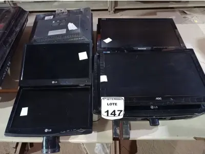 LOTE 147 - 08 MONITORES LCD MARCAS E MODELOS DIVERSOS PARA A RETIRADA DE PEÇAS. (NO ESTADO) ATENÇÃO! FAZER A VISITAÇÃO ANTES DE ARREMATAR, NÃO SABEMOS SE FUNCIONA. LEILÃO NÃO TEM GARANTIA E NEM DEVOLUÇÃO, SUJEITO A POSSÍVEIS AVARIAS VISÍVEIS/OCULTAS E/OU AUSÊNCIA DE COMPONENTES.