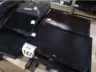 LOTE 147 - 08 MONITORES LCD MARCAS E MODELOS DIVERSOS PARA A RETIRADA DE PEÇAS. (NO ESTADO) ATENÇÃO! FAZER A VISITAÇÃO ANTES DE ARREMATAR, NÃO SABEMOS SE FUNCIONA. LEILÃO NÃO TEM GARANTIA E NEM DEVOLUÇÃO, SUJEITO A POSSÍVEIS AVARIAS VISÍVEIS/OCULTAS E/OU AUSÊNCIA DE COMPONENTES.