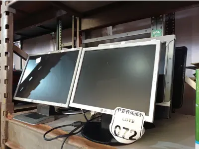 LOTE 072 - 06 MONITORES LCD MARCAS E MODELOS DIVERSOS PARA A RETIRADA DE PEÇAS. (NO ESTADO) ATENÇÃO! FAZER A VISITAÇÃO ANTES DE ARREMATAR, NÃO SABEMOS SE FUNCIONA. LEILÃO NÃO TEM GARANTIA E NEM DEVOLUÇÃO, SUJEITO A POSSÍVEIS AVARIAS VISÍVEIS/OCULTAS E/OU AUSÊNCIA DE COMPONENTES.