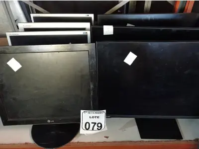LOTE 079 - 07 MONITORES LCD MARCAS E MODELOS DIVERSOS PARA A RETIRADA DE PEÇAS. (NO ESTADO) ATENÇÃO! FAZER A VISITAÇÃO ANTES DE ARREMATAR, NÃO SABEMOS SE FUNCIONA. LEILÃO NÃO TEM GARANTIA E NEM DEVOLUÇÃO, SUJEITO A POSSÍVEIS AVARIAS VISÍVEIS/OCULTAS E/OU AUSÊNCIA DE COMPONENTES.