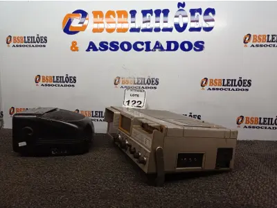 LOTE 122 - 01 TV/RÁDIO PRECISION E 01 TV/RÁDIO/CASSETE BAKOSONIC. (NO ESTADO) ATENÇÃO! FAZER A VISITAÇÃO ANTES DE ARREMATAR, NÃO SABEMOS SE FUNCIONA. LEILÃO NÃO TEM GARANTIA E NEM DEVOLUÇÃO, SUJEITO A POSSÍVEIS AVARIAS VISÍVEIS/OCULTAS E/OU AUSÊNCIA DE COMPONENTES.