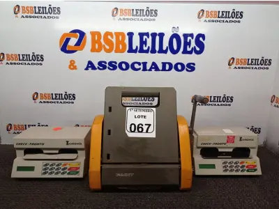 LOTE 067 - 02 RELÓGIOS DE PONTO MARCA CHRONOS E 01 MIMEOGRAFO MARCA FACIT. (NO ESTADO) ATENÇÃO! FAZER A VISITAÇÃO ANTES DE ARREMATAR, NÃO SABEMOS SE FUNCIONA. LEILÃO NÃO TEM GARANTIA E NEM DEVOLUÇÃO, SUJEITO A POSSÍVEIS AVARIAS VISÍVEIS/OCULTAS E/OU AUSÊNCIA DE COMPONENTES.
