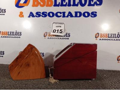 LOTE 015 - 02 ÓCULOS DE REALIDADE VIRTUAL MARCAS E MODELOS DIVERSOS, 01 RELÓGIO SPEEDO E 02 PORTA RELÓGIOS MARCAS E MODELOS DIVERSOS. (NO ESTADO) ATENÇÃO! FAZER A VISITAÇÃO ANTES DE ARREMATAR, NÃO SABEMOS SE FUNCIONA. LEILÃO NÃO TEM GARANTIA E NEM DEVOLUÇÃO, SUJEITO A POSSÍVEIS AVARIAS VISÍVEIS/OCULTAS E/OU AUSÊNCIA DE COMPONENTES.