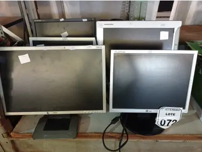 LOTE 072 - 06 MONITORES LCD MARCAS E MODELOS DIVERSOS PARA A RETIRADA DE PEÇAS. (NO ESTADO) ATENÇÃO! FAZER A VISITAÇÃO ANTES DE ARREMATAR, NÃO SABEMOS SE FUNCIONA. LEILÃO NÃO TEM GARANTIA E NEM DEVOLUÇÃO, SUJEITO A POSSÍVEIS AVARIAS VISÍVEIS/OCULTAS E/OU AUSÊNCIA DE COMPONENTES.