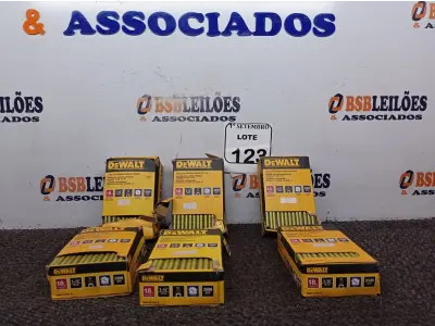 LOTE 123 - 06 CAIXAS DE GRAMPOS 18 GA ¼” NARROW CROWN STAPLES. (NO ESTADO) ATENÇÃO! FAZER A VISITAÇÃO ANTES DE ARREMATAR, NÃO SABEMOS SE FUNCIONA. LEILÃO NÃO TEM GARANTIA E NEM DEVOLUÇÃO, SUJEITO A POSSÍVEIS AVARIAS VISÍVEIS/OCULTAS E/OU AUSÊNCIA DE COMPONENTES.