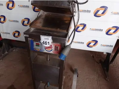 LOTE 461 - 01 MULTI-GRIL/CHAPA EM INOX TRIFÁSICO. (NO ESTADO) ATENÇÃO! FAZER A VISITAÇÃO ANTES DE ARREMATAR, NÃO SABEMOS SE FUNCIONA. LEILÃO NÃO TEM GARANTIA E NEM DEVOLUÇÃO, SUJEITO A POSSÍVEIS AVARIAS VISÍVEIS/OCULTAS E/OU AUSÊNCIA DE COMPONENTES.