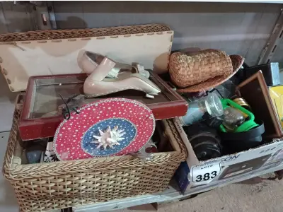 LOTE 383 - 01 LOTE COM MATERIAIS DIVERSOS. (NO ESTADO) ATENÇÃO! FAZER A VISITAÇÃO ANTES DE ARREMATAR, NÃO SABEMOS SE FUNCIONA. LEILÃO NÃO TEM GARANTIA E NEM DEVOLUÇÃO, SUJEITO A POSSÍVEIS AVARIAS VISÍVEIS/OCULTAS E/OU AUSÊNCIA DE COMPONENTES.