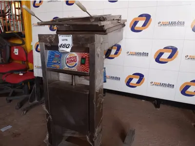LOTE 460 - 01 MULTI-GRIL/CHAPA EM INOX TRIFÁSICO. (NO ESTADO) ATENÇÃO! FAZER A VISITAÇÃO ANTES DE ARREMATAR, NÃO SABEMOS SE FUNCIONA. LEILÃO NÃO TEM GARANTIA E NEM DEVOLUÇÃO, SUJEITO A POSSÍVEIS AVARIAS VISÍVEIS/OCULTAS E/OU AUSÊNCIA DE COMPONENTES.