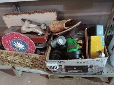 LOTE 383 - 01 LOTE COM MATERIAIS DIVERSOS. (NO ESTADO) ATENÇÃO! FAZER A VISITAÇÃO ANTES DE ARREMATAR, NÃO SABEMOS SE FUNCIONA. LEILÃO NÃO TEM GARANTIA E NEM DEVOLUÇÃO, SUJEITO A POSSÍVEIS AVARIAS VISÍVEIS/OCULTAS E/OU AUSÊNCIA DE COMPONENTES.