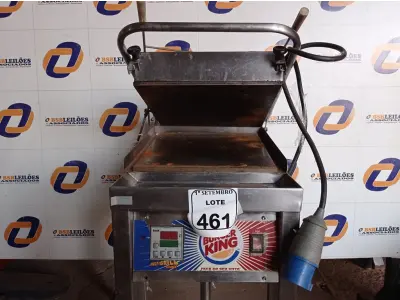 LOTE 461 - 01 MULTI-GRIL/CHAPA EM INOX TRIFÁSICO. (NO ESTADO) ATENÇÃO! FAZER A VISITAÇÃO ANTES DE ARREMATAR, NÃO SABEMOS SE FUNCIONA. LEILÃO NÃO TEM GARANTIA E NEM DEVOLUÇÃO, SUJEITO A POSSÍVEIS AVARIAS VISÍVEIS/OCULTAS E/OU AUSÊNCIA DE COMPONENTES.