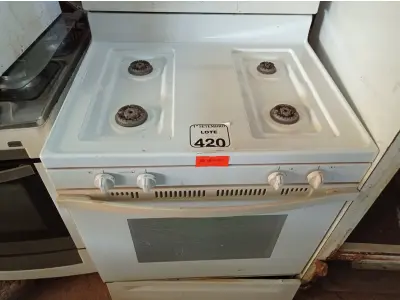 LOTE 420 - 01 FOGÃO 04 BOCAS MARCA WHIRLPOOL. (NO ESTADO) ATENÇÃO! FAZER A VISITAÇÃO ANTES DE ARREMATAR, NÃO SABEMOS SE FUNCIONA. LEILÃO NÃO TEM GARANTIA E NEM DEVOLUÇÃO, SUJEITO A POSSÍVEIS AVARIAS VISÍVEIS/OCULTAS E/OU AUSÊNCIA DE COMPONENTES.