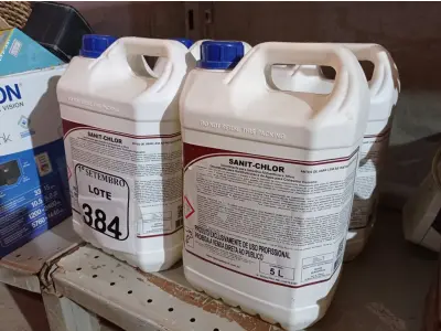 LOTE 384 - 04 GALÕES DE DESINFETANTES SANIT CHOLOR 5LITORS CADA. (NO ESTADO) ATENÇÃO! FAZER A VISITAÇÃO ANTES DE ARREMATAR, NÃO SABEMOS SE FUNCIONA. LEILÃO NÃO TEM GARANTIA E NEM DEVOLUÇÃO, SUJEITO A POSSÍVEIS AVARIAS VISÍVEIS/OCULTAS E/OU AUSÊNCIA DE COMPONENTES.