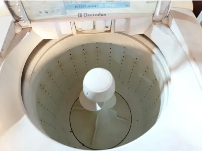 LOTE 346 - 01 MÁQUINA DE LAVAR ROUPAS BRASTEMP.  (NO ESTADO) ATENÇÃO! FAZER A VISITAÇÃO ANTES DE ARREMATAR, NÃO SABEMOS SE FUNCIONA. LEILÃO NÃO TEM GARANTIA E NEM DEVOLUÇÃO, SUJEITO A POSSÍVEIS AVARIAS VISÍVEIS/OCULTAS E/OU AUSÊNCIA DE COMPONENTES.