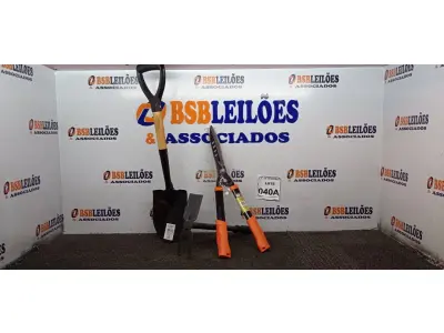 LOTE 040 - 01 SACHO PARA JARDINAGEM, 01 PÁ E 01 TESOURA PARA JARDIM. (NO ESTADO) ATENÇÃO! FAZER A VISITAÇÃO ANTES DE ARREMATAR, NÃO SABEMOS SE FUNCIONA. LEILÃO NÃO TEM GARANTIA E NEM DEVOLUÇÃO, SUJEITO A POSSÍVEIS AVARIAS VISÍVEIS/OCULTAS E/OU AUSÊNCIA DE COMPONENTES.