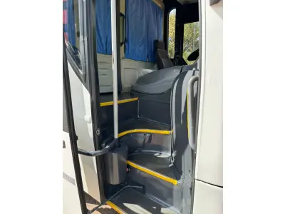 LOTE 004 - 01 ÔNIBUS COMIL VERSATILE 17230, ANO 2013/2013 49 LUGARES, PNEUS NOVOS, RODAS DE ALUMÍNIO, 2024 QUITADO, BAIXA QUILOMETRAGEM, MANUTENÇÕES EM DIA, BAGAGEIROS LATERAIS E INTERNO, ESTADO DE NOVO,  PARA CLIENTES EXIGENTES (NO ESTADO)