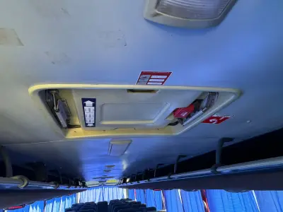 LOTE 004 - 01 ÔNIBUS COMIL VERSATILE 17230, ANO 2013/2013 49 LUGARES, PNEUS NOVOS, RODAS DE ALUMÍNIO, 2024 QUITADO, BAIXA QUILOMETRAGEM, MANUTENÇÕES EM DIA, BAGAGEIROS LATERAIS E INTERNO, ESTADO DE NOVO,  PARA CLIENTES EXIGENTES (NO ESTADO)
