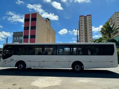 LOTE 005 - 01 ÔNIBUS CAIO APACHE VIP III, ANO 2013/2014, 42 LUGARES MERCEDES 1721 EURO5, PNEUS NOVOS, 2024 QUITADO, BAIXA QUILOMETRAGEM, REVISÕES EM DIA, ESTADO DE NOVO, VEÍCULO A PRONTA ENTREGA. SÓ DE BRASÍLIA – DF (NO ESTADO),