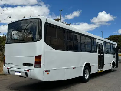 LOTE 001 - 01 ÔNIBUS MERCEDES BENZ 1722, ANO 2011/2012, 42 LUGARES, PNEUS NOVOS, MANUTENÇÕES EM DIA, 2024 QUITADO, PERFEITA CONSERVAÇÃO. (NO ESTADO)