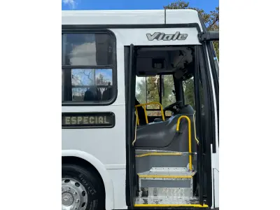 LOTE 001 - 01 ÔNIBUS MERCEDES BENZ 1722, ANO 2011/2012, 42 LUGARES, PNEUS NOVOS, MANUTENÇÕES EM DIA, 2024 QUITADO, PERFEITA CONSERVAÇÃO. (NO ESTADO)