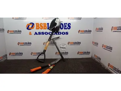 LOTE 040 - 01 SACHO PARA JARDINAGEM, 01 PÁ E 01 TESOURA PARA JARDIM. (NO ESTADO) ATENÇÃO! FAZER A VISITAÇÃO ANTES DE ARREMATAR, NÃO SABEMOS SE FUNCIONA. LEILÃO NÃO TEM GARANTIA E NEM DEVOLUÇÃO, SUJEITO A POSSÍVEIS AVARIAS VISÍVEIS/OCULTAS E/OU AUSÊNCIA DE COMPONENTES.