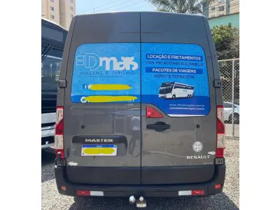 LOTE 007 - 01 I/RENAULT VAN MASTER L3H2, ANO 2013/2014, 16 LUGARES, COM AR CONDICIONADO, 442 MIL KM, FUNCIONANDO PERFEITO (NO ESTADO)