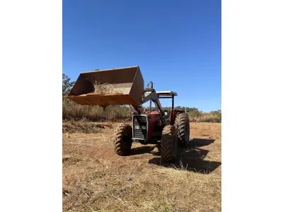 LOTE 008 - 01 TRATOR MF 292 4X4, ANO 1993, MOTOR, BOMBA, BICOS INJETORES FEITO, CAIXA DE CÂMBIO REVISADA ESTA COM APENAS 10 HORAS DE USO APÓS TER SIDO FEITO, CONJUNTO FRONTAL BALDAN ANO 2016 (NO ESTADO)