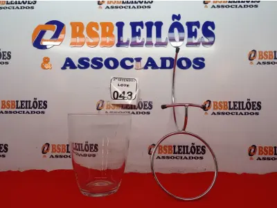 LOTE 043 - 01 SUPORTE EM INOX E 01 BALDE DE VIDRO. (NO ESTADO) ATENÇÃO! FAZER A VISITAÇÃO ANTES DE ARREMATAR, NÃO SABEMOS SE FUNCIONA. LEILÃO NÃO TEM GARANTIA E NEM DEVOLUÇÃO, SUJEITO A POSSÍVEIS AVARIAS VISÍVEIS/OCULTAS E/OU AUSÊNCIA DE COMPONENTES.