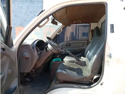 LOTE 011 - 01 I/HYUNDAI HR HDLWBSC, ANO 2008/2009, DIESEL, COR BRANCA (NO ESTADO)
