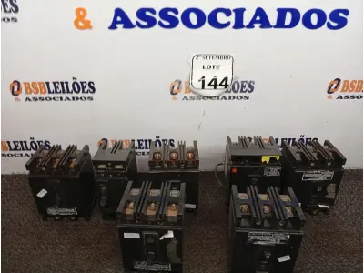 LOTE 144 - 07 DISJUNTORES TAMANHOS DIVERSOS. (NO ESTADO) ATENÇÃO! FAZER A VISITAÇÃO ANTES DE ARREMATAR, NÃO SABEMOS SE FUNCIONA. LEILÃO NÃO TEM GARANTIA E NEM DEVOLUÇÃO, SUJEITO A POSSÍVEIS AVARIAS VISÍVEIS/OCULTAS E/OU AUSÊNCIA DE COMPONENTES.
