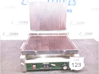 LOTE 128 - 01 CHAPA ELÉTRICA MARCA WARING. (NO ESTADO) ATENÇÃO! FAZER A VISITAÇÃO ANTES DE ARREMATAR, NÃO SABEMOS SE FUNCIONA. LEILÃO NÃO TEM GARANTIA E NEM DEVOLUÇÃO, SUJEITO A POSSÍVEIS AVARIAS VISÍVEIS/OCULTAS E/OU AUSÊNCIA DE COMPONENTES.