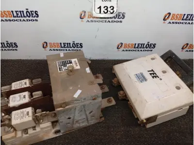 LOTE 133 - 02 CHAVES ELÉTRICAS MARCAS DIVERSAS. (NO ESTADO) ATENÇÃO! FAZER A VISITAÇÃO ANTES DE ARREMATAR, NÃO SABEMOS SE FUNCIONA. LEILÃO NÃO TEM GARANTIA E NEM DEVOLUÇÃO, SUJEITO A POSSÍVEIS AVARIAS VISÍVEIS/OCULTAS E/OU AUSÊNCIA DE COMPONENTES.