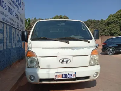 LOTE 011 - 01 I/HYUNDAI HR HDLWBSC, ANO 2008/2009, DIESEL, COR BRANCA (NO ESTADO)