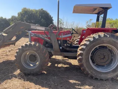 LOTE 008 - 01 TRATOR MF 292 4X4, ANO 1993, MOTOR, BOMBA, BICOS INJETORES FEITO, CAIXA DE CÂMBIO REVISADA ESTA COM APENAS 10 HORAS DE USO APÓS TER SIDO FEITO, CONJUNTO FRONTAL BALDAN ANO 2016 (NO ESTADO)