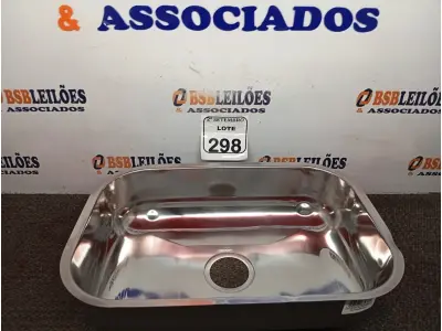 LOTE 298 - 01 CUBA INOX N1 ACO 430 3.1/2 46X30X14 FABRINOX (NO ESTADO) ATENÇÃO! FAZER A VISITAÇÃO ANTES DE ARREMATAR, NÃO SABEMOS SE FUNCIONA. LEILÃO NÃO TEM GARANTIA E NEM DEVOLUÇÃO, SUJEITO A POSSÍVEIS AVARIAS VISÍVEIS/OCULTAS E/OU AUSÊNCIA DE COMPONENTES.