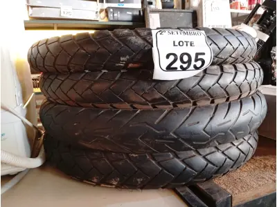 LOTE 295 - 04 PNEUS DE MOTO USADOS COM NUMERAÇÕES DIVERSAS. (NO ESTADO) ATENÇÃO! FAZER A VISITAÇÃO ANTES DE ARREMATAR, NÃO SABEMOS SE FUNCIONA. LEILÃO NÃO TEM GARANTIA E NEM DEVOLUÇÃO, SUJEITO A POSSÍVEIS AVARIAS VISÍVEIS/OCULTAS E/OU AUSÊNCIA DE COMPONENTES.