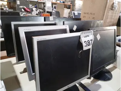 LOTE 387 - 07 MONITORES LCD MARCAS E MODELOS DIVERSOS PARA A RETIRADA DE PEÇAS. (NO ESTADO) ATENÇÃO! FAZER A VISITAÇÃO ANTES DE ARREMATAR, NÃO SABEMOS SE FUNCIONA. LEILÃO NÃO TEM GARANTIA E NEM DEVOLUÇÃO, SUJEITO A POSSÍVEIS AVARIAS VISÍVEIS/OCULTAS E/OU AUSÊNCIA DE COMPONENTES.