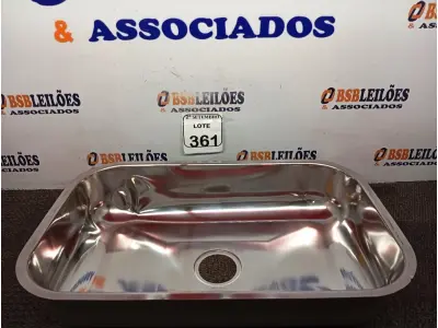 LOTE 361 - 01 CUBA INOX N2 ACO 430 3.1/2 56X34X14 FABRINOX (NO ESTADO) ATENÇÃO! FAZER A VISITAÇÃO ANTES DE ARREMATAR, NÃO SABEMOS SE FUNCIONA. LEILÃO NÃO TEM GARANTIA E NEM DEVOLUÇÃO, SUJEITO A POSSÍVEIS AVARIAS VISÍVEIS/OCULTAS E/OU AUSÊNCIA DE COMPONENTES.