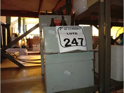 LOTE 247 - 02 CAPACITORES. (NO ESTADO) ATENÇÃO! FAZER A VISITAÇÃO ANTES DE ARREMATAR, NÃO SABEMOS SE FUNCIONA. LEILÃO NÃO TEM GARANTIA E NEM DEVOLUÇÃO, SUJEITO A POSSÍVEIS AVARIAS VISÍVEIS/OCULTAS E/OU AUSÊNCIA DE COMPONENTES.